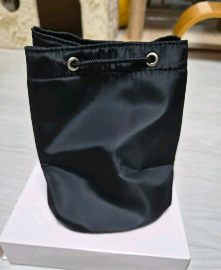 지방시 뷰티 복조리파우치 (새상품)--2