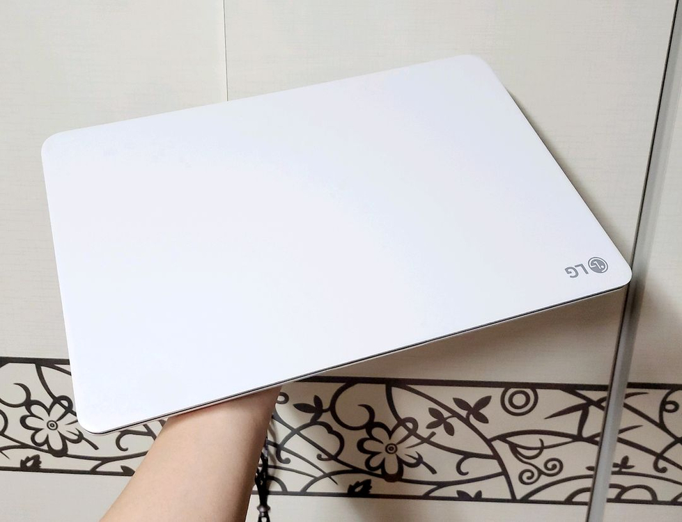 LG 울트라 15u590 i7 노트북 부품용--2