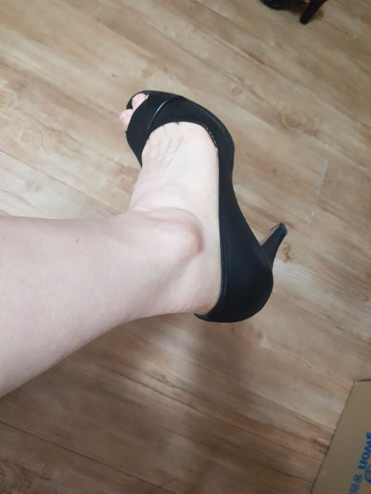 발렌시아가 하이힐 이미지