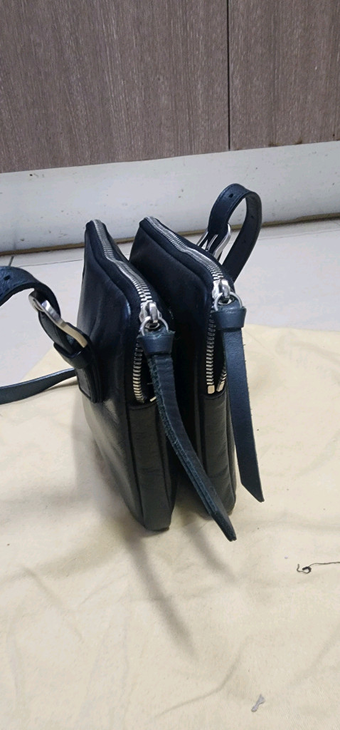 미닛뮤트 스퀘어 크로스백 이미지