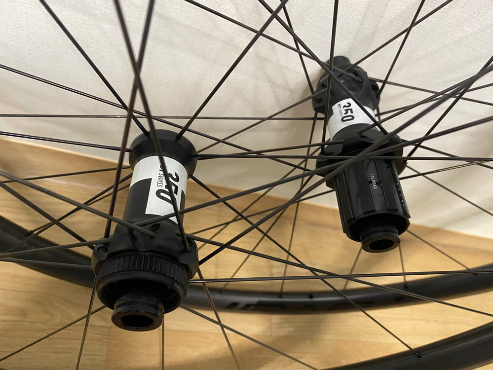 스페샬라이즈드 로발 알피니스트 CL 2 카본 경량 휠셋 Specialized Roval Apinist CL II--1