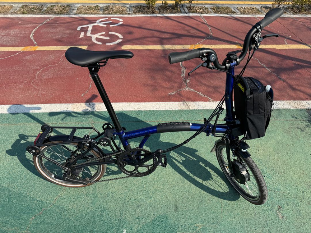 25년 브롬톤 p라인 일렉트릭 4단--1