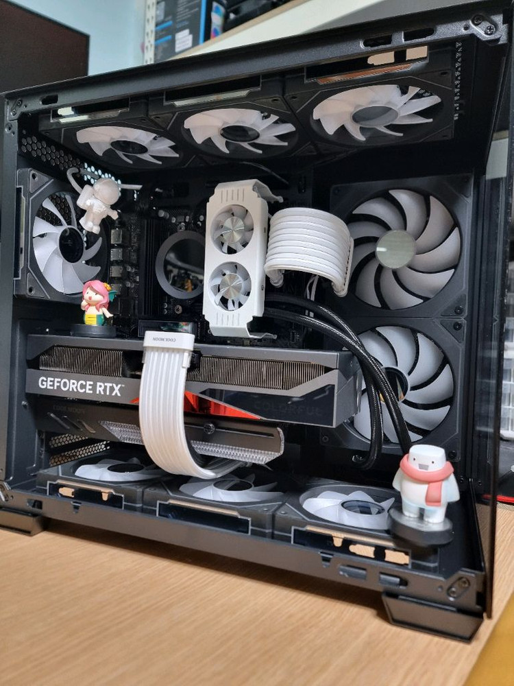 고사양 라이젠 7800X3D, RTX 4070 TI SUPER 컴퓨터 팝니다.--9