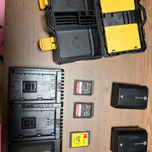 소니 NP-FZ100 2개 + 배터리 충전기 + SD카드 3개 + 케이스