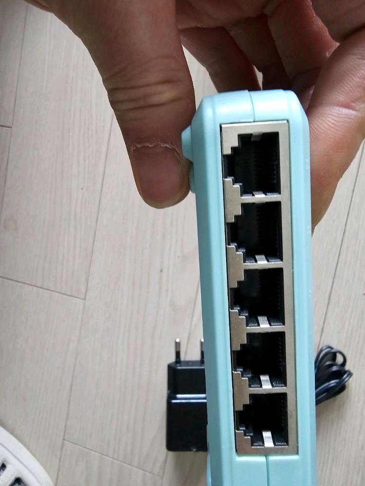 아이피타임 공유기 스위칭허브 2개--4