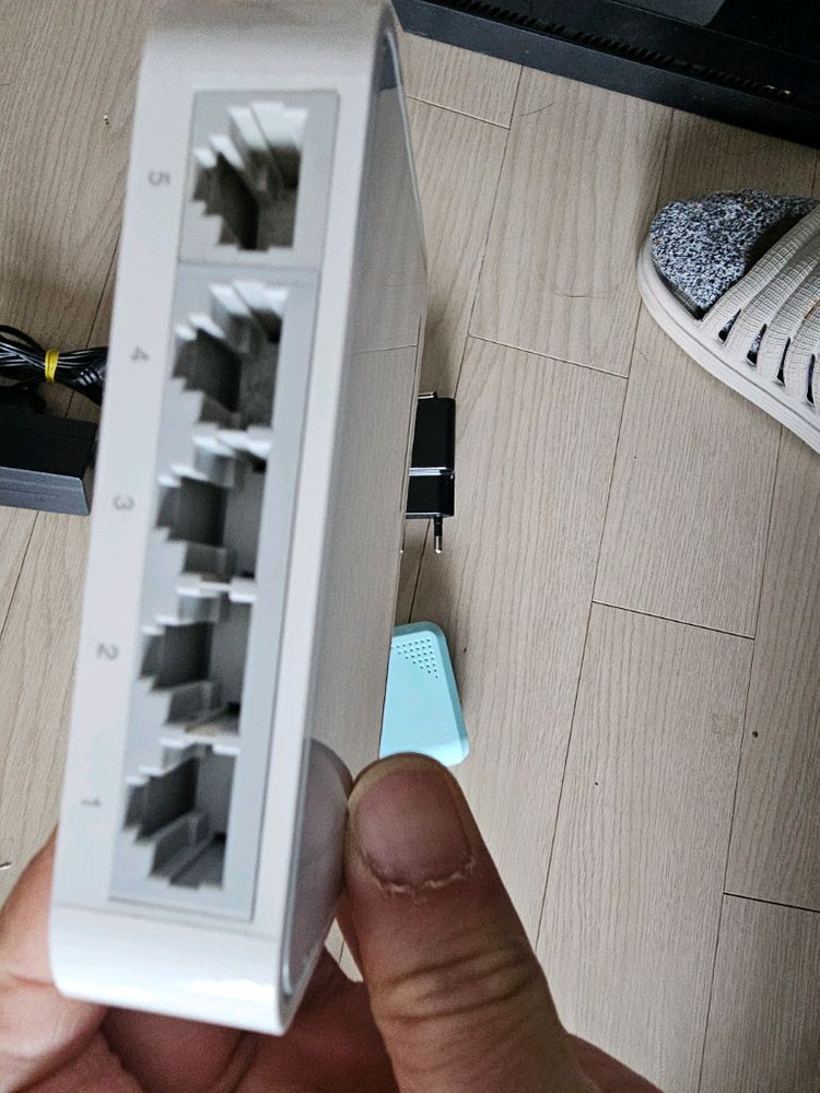 아이피타임 공유기 스위칭허브 2개--5