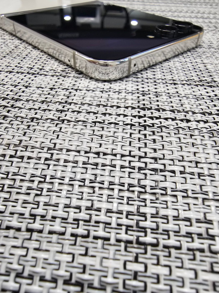 (검수완료) 갤럭시 플립5 256G 크림 24년 3워개통 정상해지공기계 28만팝니다@@@--5