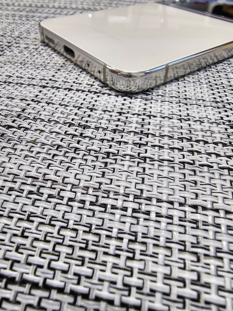 (검수완료) 갤럭시 플립5 256G 크림 24년 3워개통 정상해지공기계 28만팝니다@@@--8