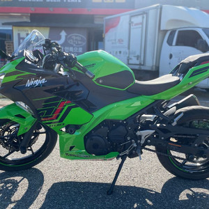 가와사키 닌자 400 23년식 관리 최상급 이미지