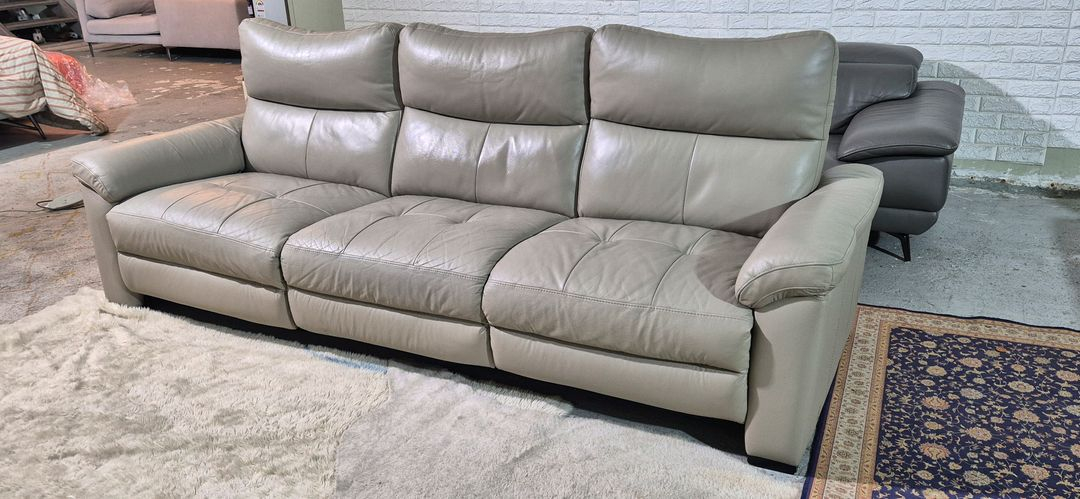 한샘 이태리 천연가죽 3.5인 전동리클라이너소파(사진상왼쪽리클라이너)--2