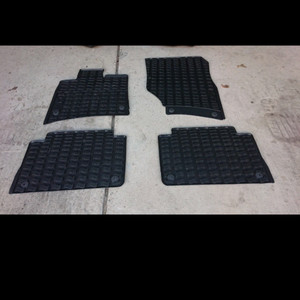 아우디Q7순정고무매트