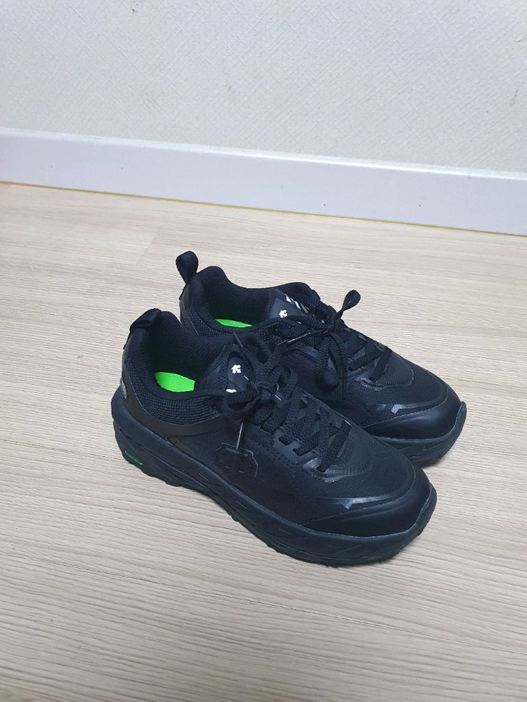 데상트 어반 블레이즈 운동화 240 이미지