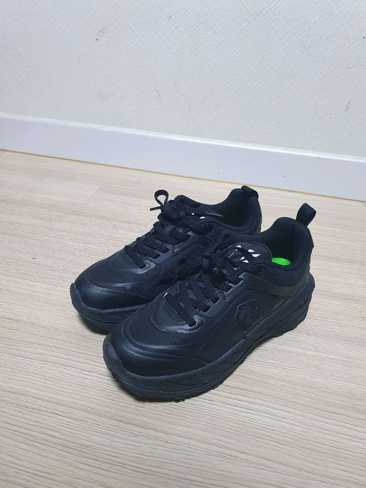 데상트 어반 블레이즈 운동화 240 이미지