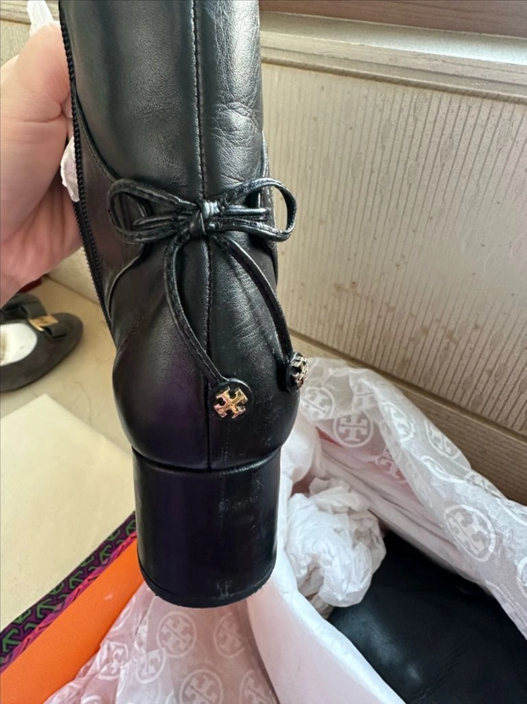 토리버치 라일라 리본 앵글부츠 부티 이미지