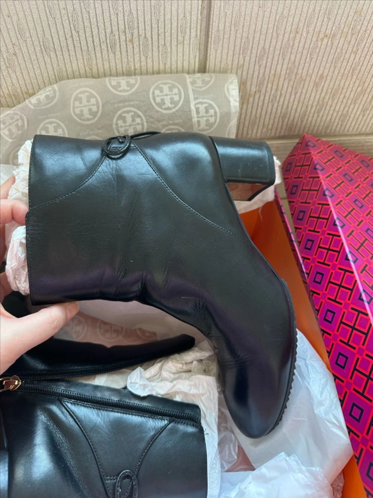 토리버치 라일라 리본 앵글부츠 부티 이미지