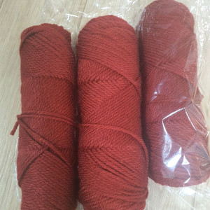 뜨개질 목도리 머플러 붉은 벽돌색 굵은 털실 100g*2볼+58g 1볼