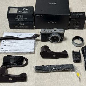 후지필름 x70 카메라 이미지