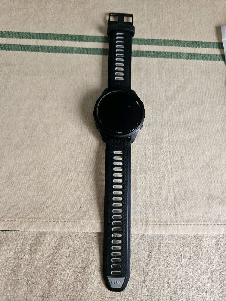 가민포러너265판매해요--1