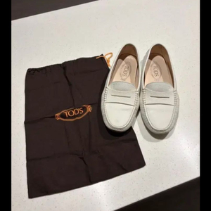 토즈 고미노 화이트 드라이빙슈즈 38.5 이미지