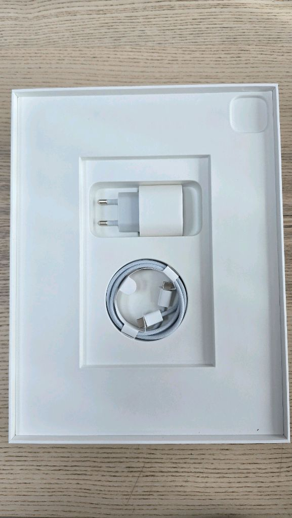 아이패드 12.9형 6세대 256G 팝니다.--1