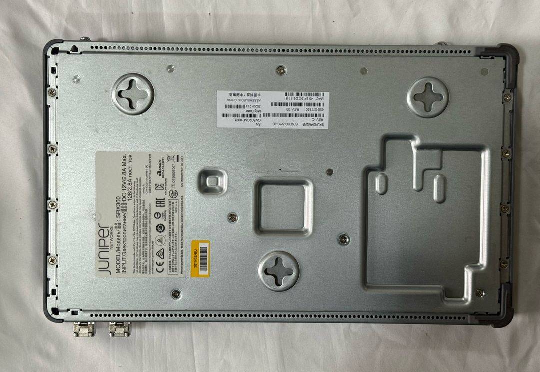 Juniper SRX300 방화벽 VPN 라우터 / 광포트 2개--1