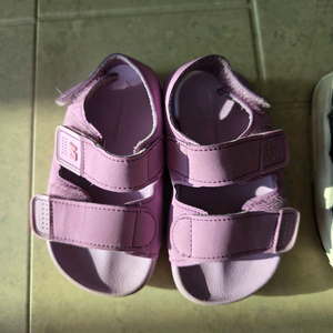 뉴발란스키즈 샌들 140사이즈