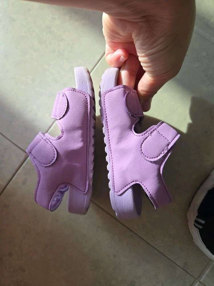 뉴발란스키즈 샌들 140사이즈--4