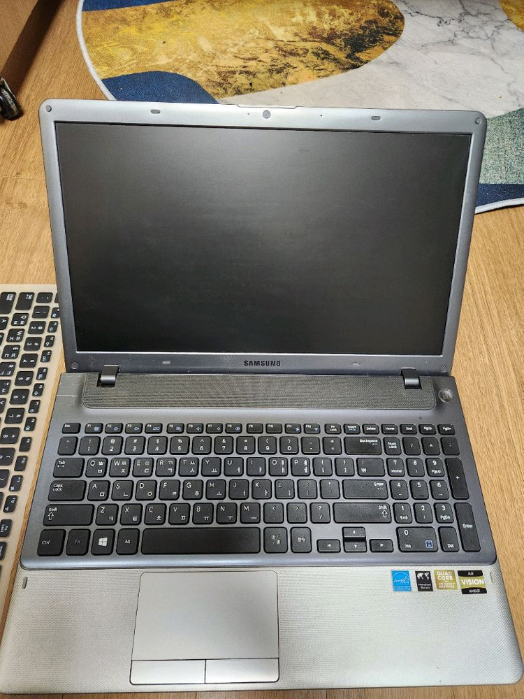 삼성 노트북 AMD 쿼드코어 중고 판매합니다--1