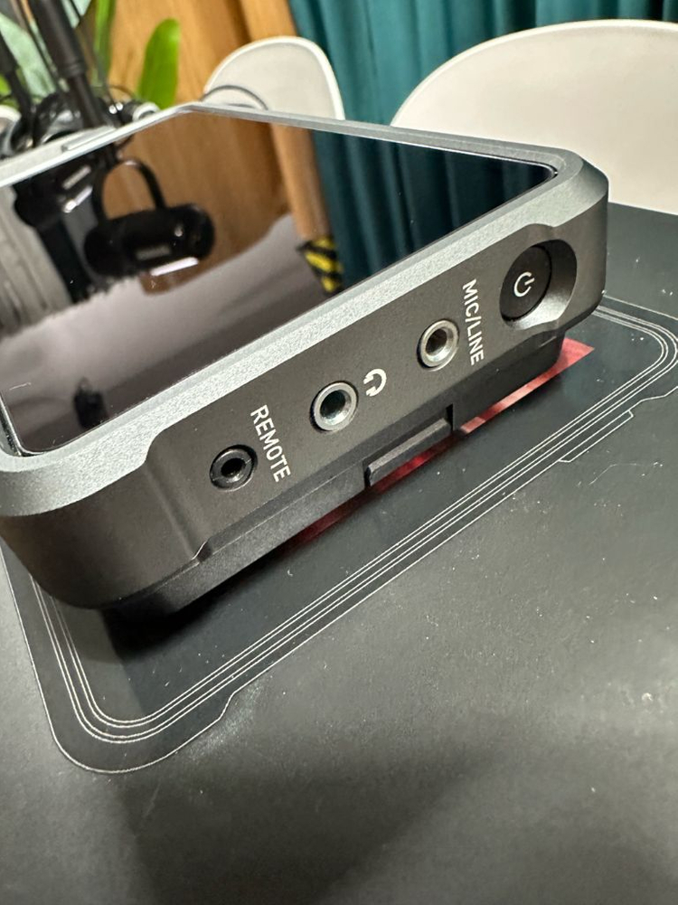아토모스 닌자 V+ (atomos Ninja V+) 풀박스 이미지