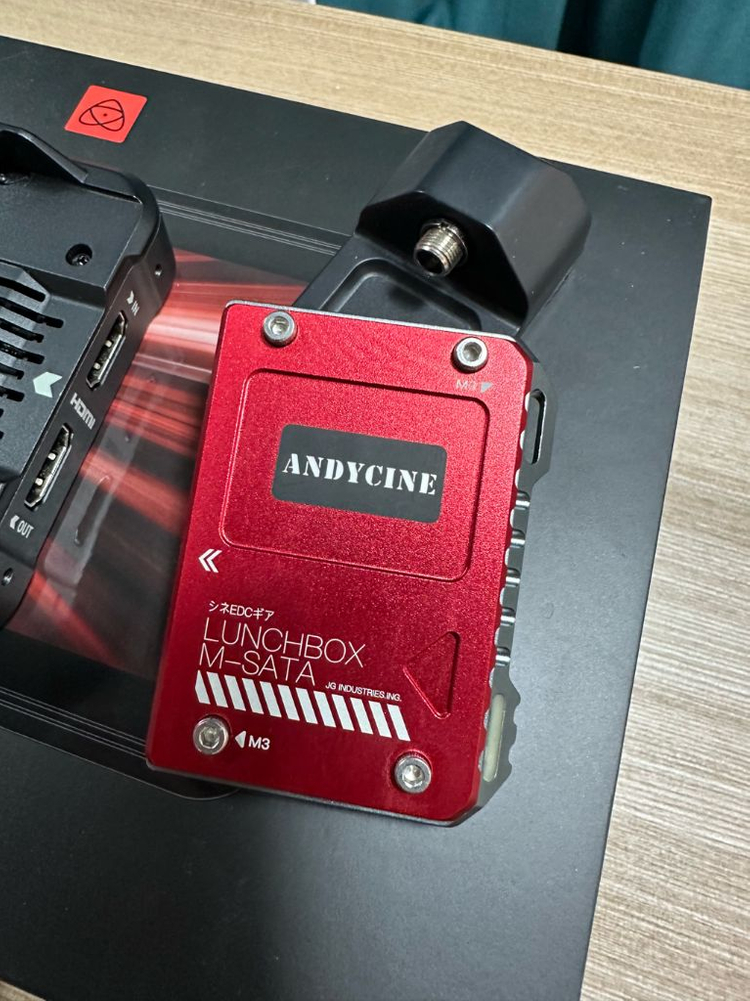 아토모스 닌자 V+ (atomos Ninja V+) 풀박스 이미지