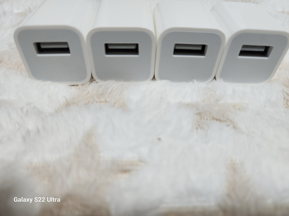 애플 A1385 5W 충전기 미국용.일본용.여행가실때필요합니다 파손없이깨끗합니다 개당7000원--3