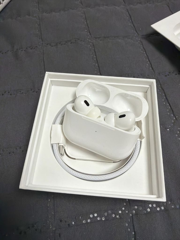 무선 이어폰 프로 2세대 이미지