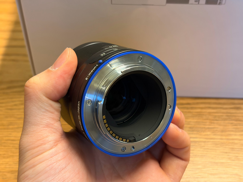 소니 록시아 loxia 50mm f2--3