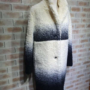 마쥬 정품 상태좋은 뽀글이 양털 그라데이션 롱코트55