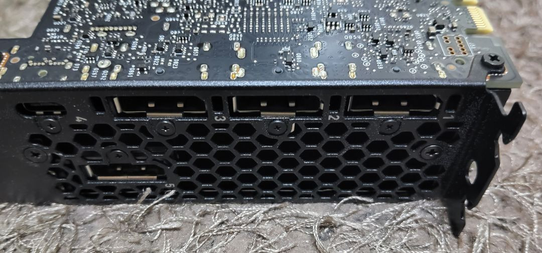 Nvidia QUADRO RTX 8000 48G hp 미사용 새제품--2