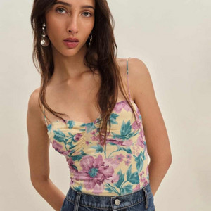 리포메이션 pixie top 플라워 나시 블라우스 휴양지나시뷔스티에