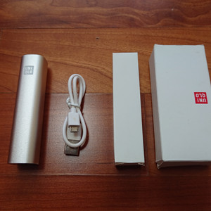 새상품급/ 유니클로 한정판 미니 외장 배터리