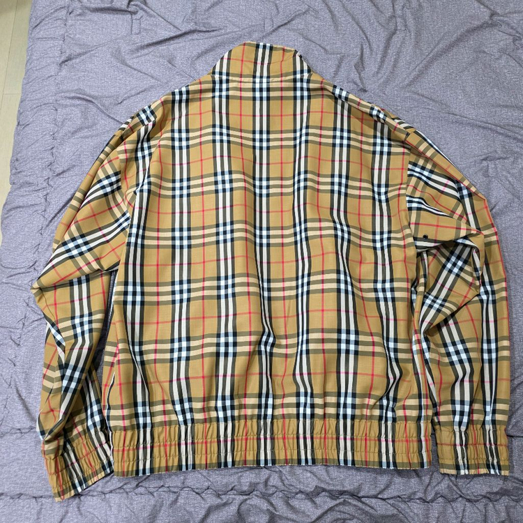 버버리 정품 뉴클래식 체크 바람막이 54--7