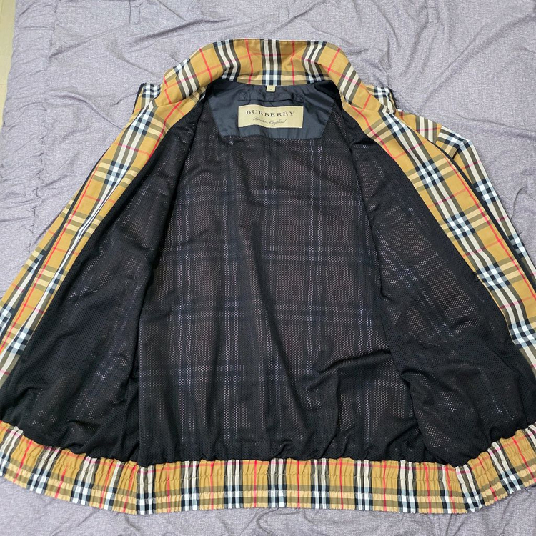 버버리 정품 뉴클래식 체크 바람막이 54--8