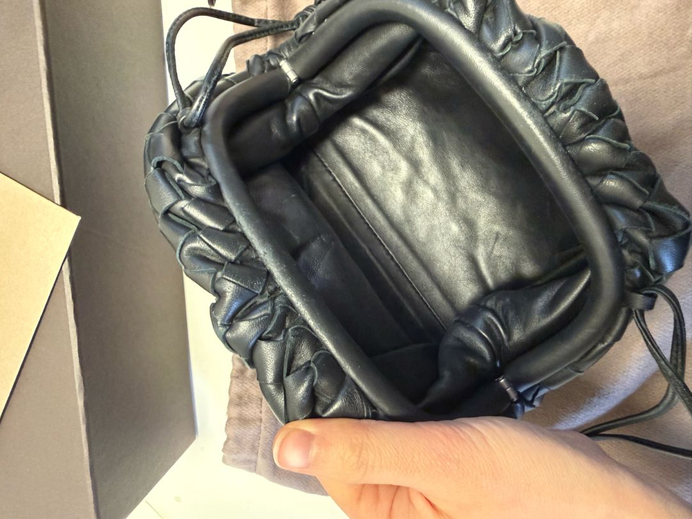 보테가베네타 미니 파우치 만두백 블랙--3