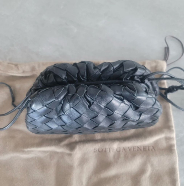 보테가베네타 미니 파우치 만두백 블랙--6