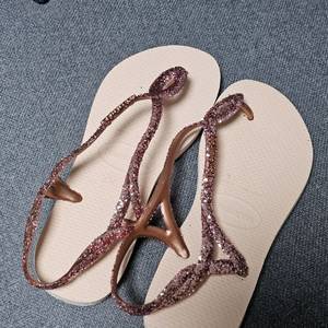 하바이아나스 루나 프리미엄 발레 플립플랍 샌들 로즈 235