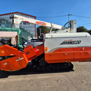 콩콤바인 구보다 ARH380 범용콤바인 이미지