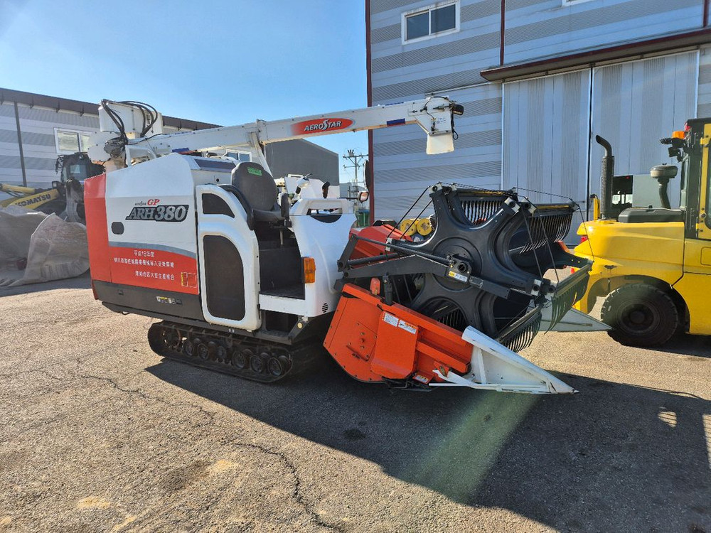 콩콤바인 구보다 ARH380 범용콤바인 이미지