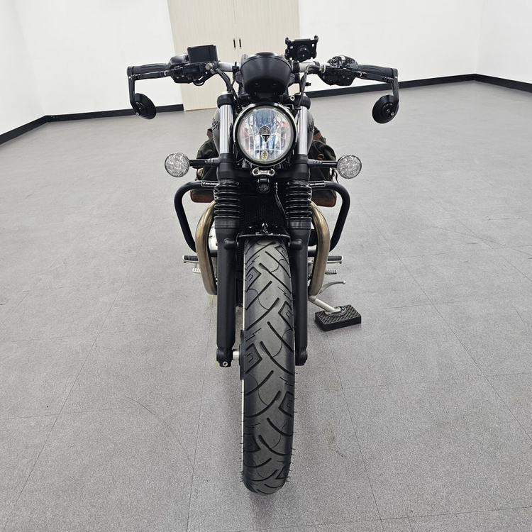 2019년식 트라이엄프 본네빌 바버 26,600km 판매합니다. 이미지