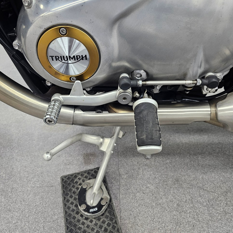 2019년식 트라이엄프 본네빌 바버 26,600km 판매합니다. 이미지