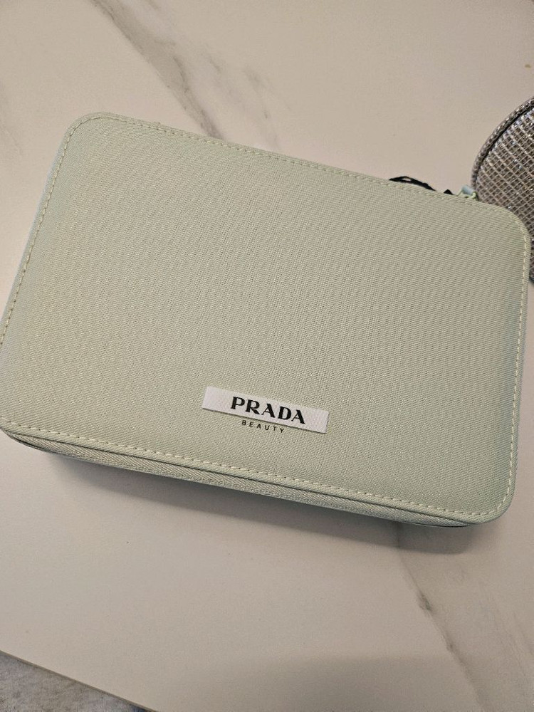프라다파우치.입생로랑파우치--1