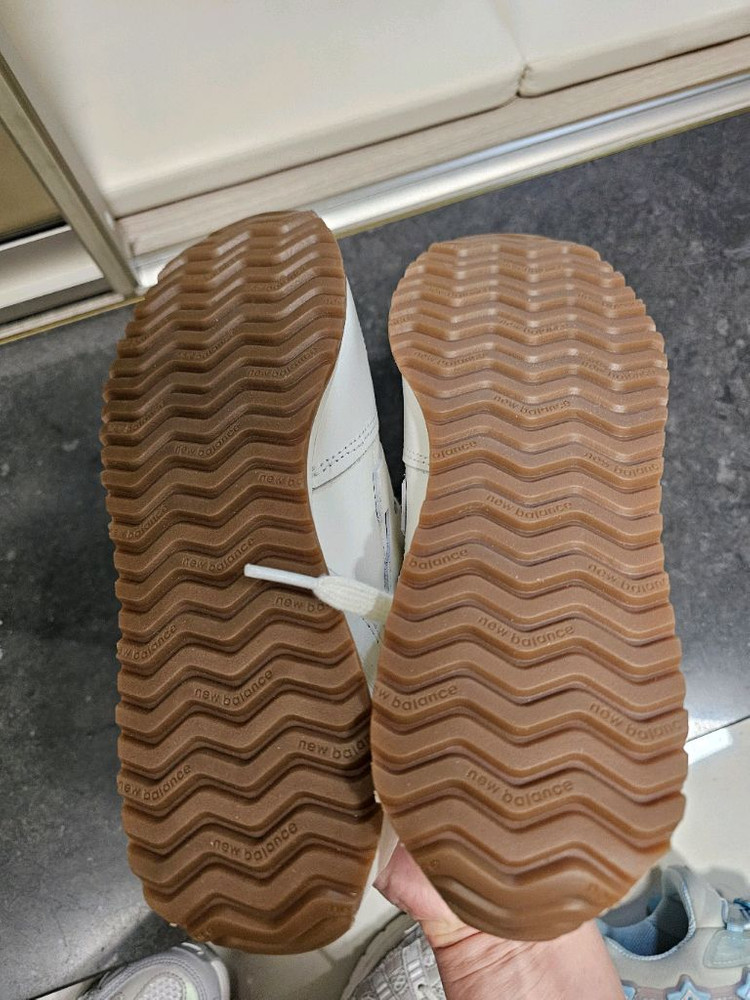 새제품 뉴발란스 471 아이보리 255,265 팝니다--2