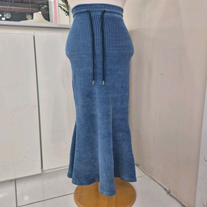 핏 보장! 쫀쫀한 블루 골덴 머메이드 롱 스커트 (날씬66까지 추천)