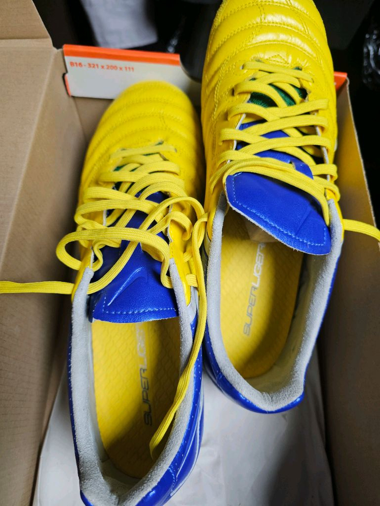 새상품 나이키 슈퍼리게라 축구화 브라질 260 사이즈 팝니다--1